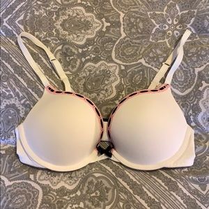 Victoria’s Secret t shirt bra